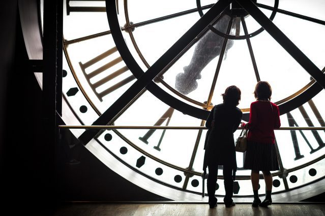 パリ美術館の大時計