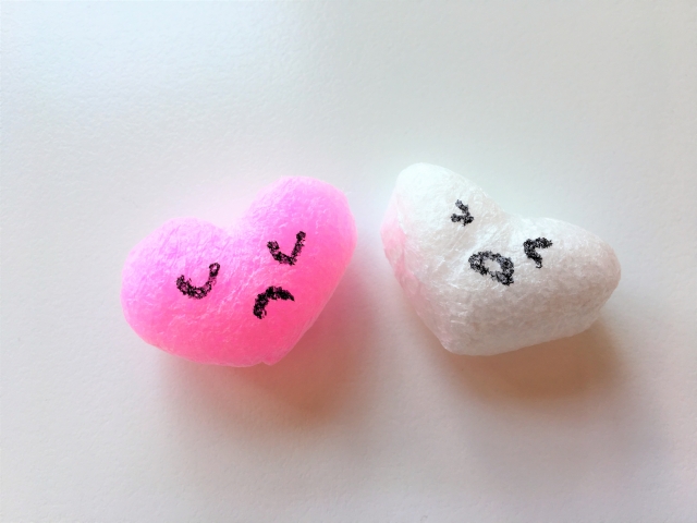 泣き顔のハートのマスコット