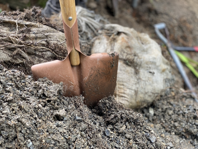 ショベルと土嚢