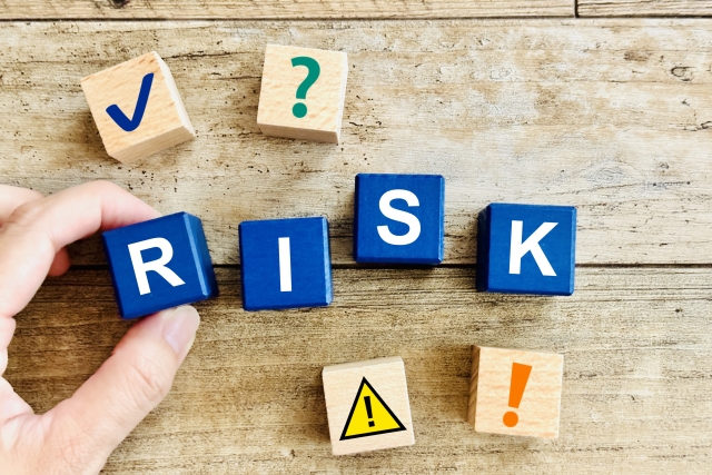 RISKと書かれたブロック